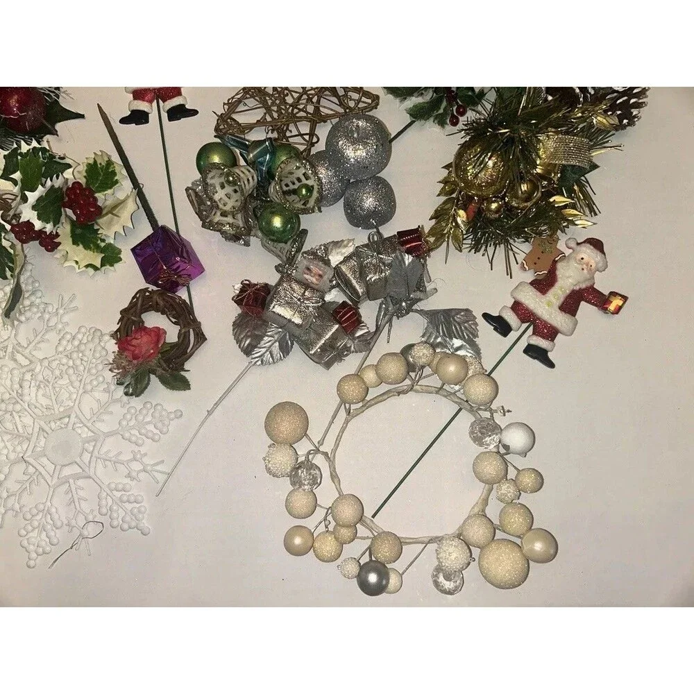 Lot Of Christmas Wreath Decor Comes As Pictured